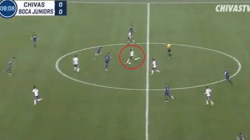 Alanís casi anota desde media cancha