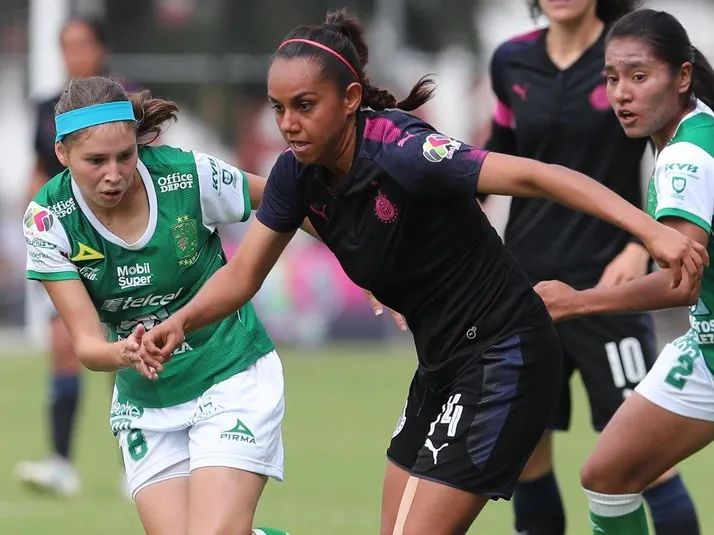 Chivas Femenil cae ante León en debut de Janelly Farías