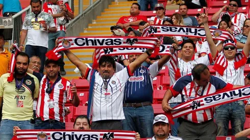Aficionados de Chivas en el Estadio AKRON.