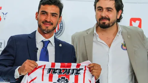 Amaury Vergara tras presentar a Oswaldo Alanís pudiera sumar su segundo jugador el lunes