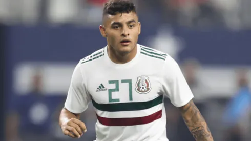 Alexis Vega en el partido de la Selección Mexicana.