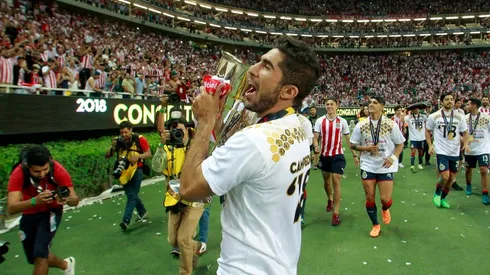 Oficial: Jair Pereira rescindió su contrato con Chivas