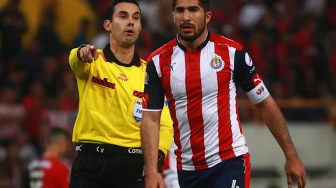 El ex capitán rojiblanco no anuncia su nuevo club y ya fue cortado por Chivas