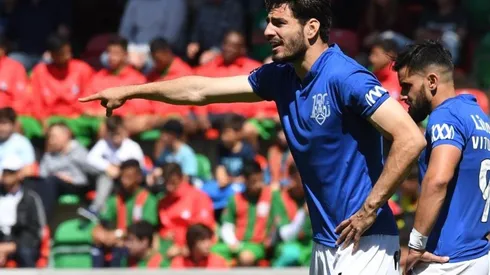 El central envió el subliminal mensaje a la afición rojiblanca para calmar y dejar que la negociación continúe