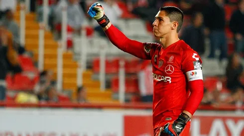 Rayados quiere impedir el fichaje de Hugo González con Chivas