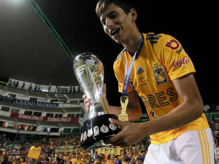 Damm revela en plena celebración "esa posibilidad" de llegar a Chivas