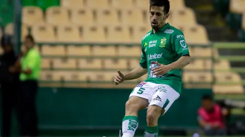 Uno menos: Fernando Navarro quiere renovar con León y no llegará a Chivas