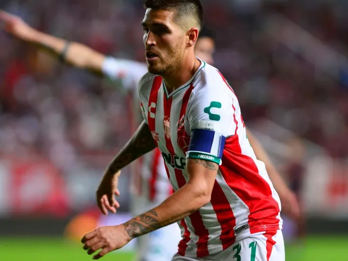 La razón por la que Ventura Alvarado no puede jugar en Chivas