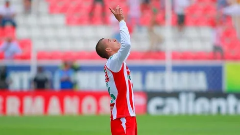 Cristián Calderon en el partido de Liguilla con Necaxa.