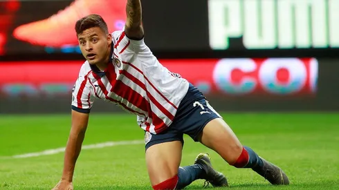 Vega anotó este sábado su cuarto gol del semestre con Chivas