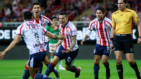 El volante ayudó al regreso triunfal de Chivas ante el superlíder