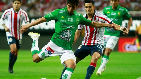 Univisión afirma que León hará válida la opción por Macías