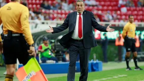 Tomás Boy no seguirá como técnico del Rebaño Sagrado