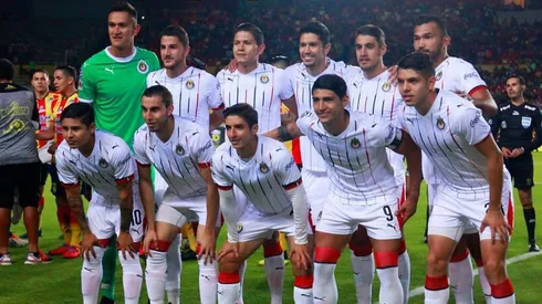 Equipo titular de Chivas ante Morelia.