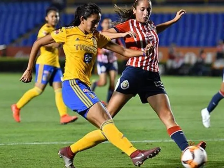 Chivas extiende su crisis al femenil que cae a último momento