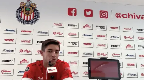 Isaac Brizuela en conferencia de prensa.