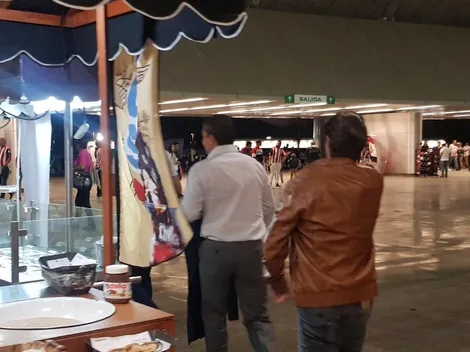 Chepo de la Torre se presenta en el Akron para ver a Chivas