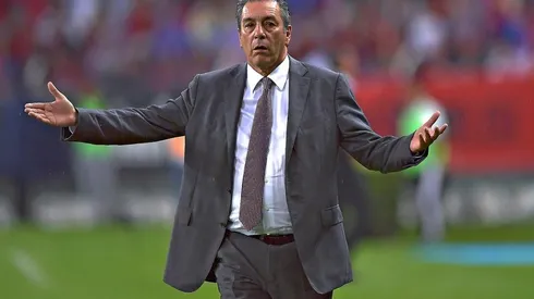 Boy pudiera llegar de emergencia al banquillo rojiblanco este semestre y no para la próxima temporada