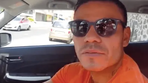 Pablo Barrera dialogando sobre el partido frente a Chivas.