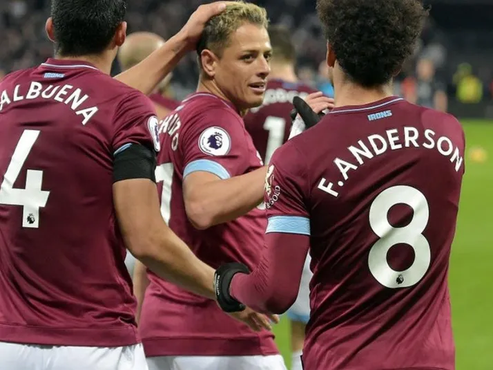 Chicharito fue incluido en el Once ideal del FIFA19