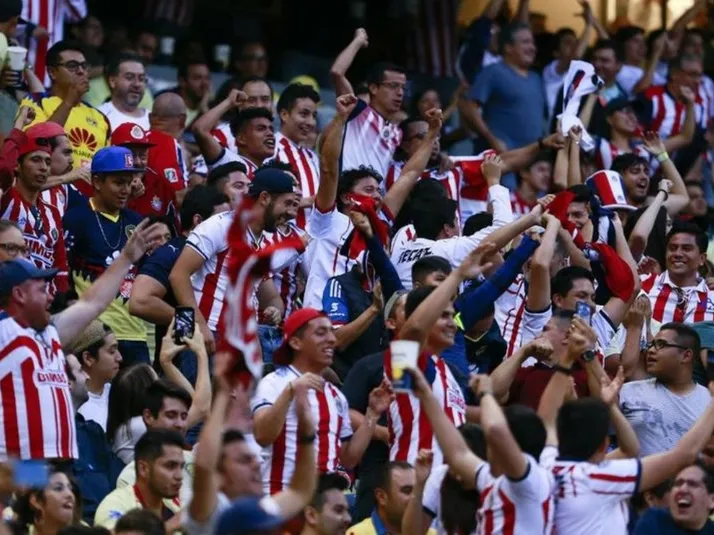 América sueña con llenar el Azteca y Chivas le hará el favor