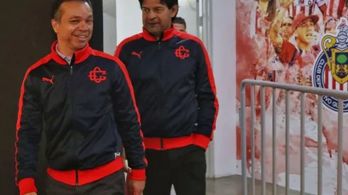 Los dos ex futbolistas tuvieron una intensa conversación en el gimnasio de Verde Valle