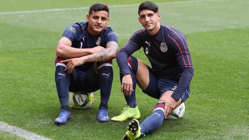 La dupla ofensiva de Chivas está de aniversario
