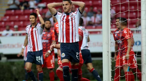 Increíble lo que sucedió con el defensor central de Chivas