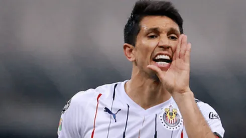 Molina le habló a Macías.