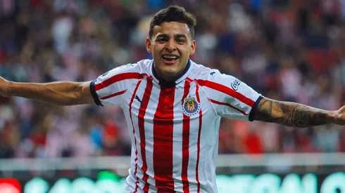 Vega consigue su primer gol como rojiblanco en su séptimo partido de Liga MX