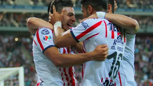 Vega, Ponce y Brizuela fueron los más destacados de Chivas en otra noche inolvidable de Clásico