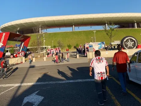 ¡Fiesta! Así se vive la previa del Clásico Tapatío en el Estadio Akron