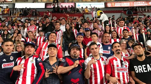 La afición "chivahermana" fue masiva para el empate con Necaxa en Aguascalientes