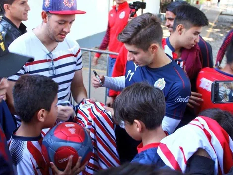 Aficionados de Chivas acompañaron al plantel en su entrenamiento