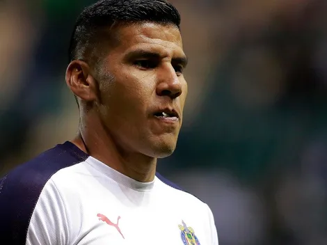 Carlos Salcido recibió una ovación en su regreso al Estadio Akron