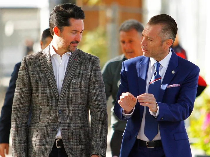 Mientras Chivas juega un lunes, Higuera disfruta del Super Bowl