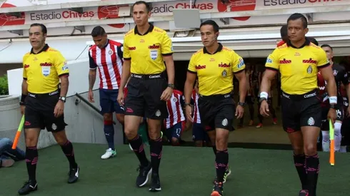 Un año y ocho meses desde que Santander arbitró por última vez a Chivas