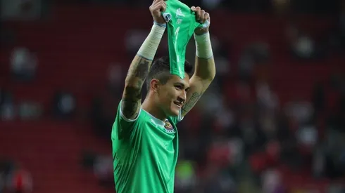 Raúl Gudiño perdió el hijo que esperaba durante esta semana. (Foto: Chivas)