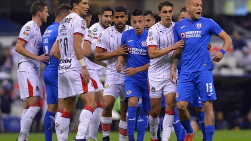 La defensa de Chivas de Guadalajara ha destacado. (Foto: Jam Media)