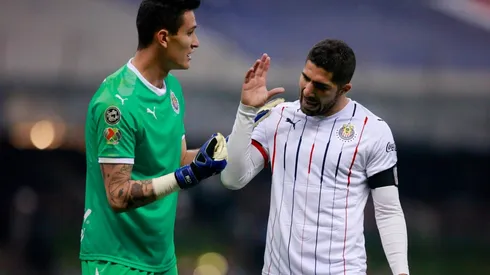 Jair Pereira y Raúl Gudiño en el partido ante Cruz Azul. (Foto: Jam Media)