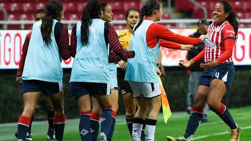 Dos futbolistas de Chivas en el once ideal de la Jornada 1 en la Liga MX Femenil.