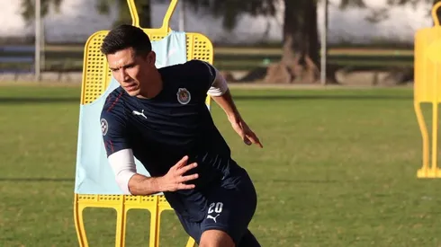 Luis Madrigal entrenó por separado. (Foto: Chivas)