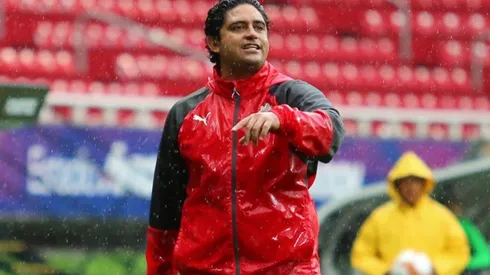 Fernando Camacho fue destituido del cargo de entrenador de Chivas Femenil.