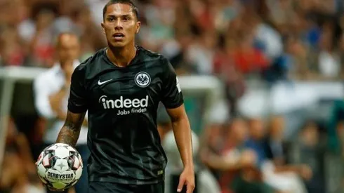 Carlos Salcedo es un titular fijo en Frankfurt. (Foto: Getty Images)