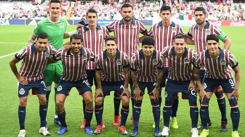 Chivas de Guadalajara durante su debut ante Kashima Antlers. (Foto: Getty Images)
