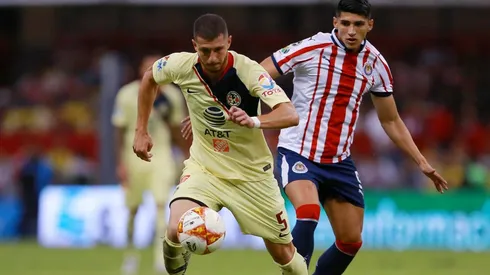 América y Chivas durante su duelo en la fase regular del Apertura. (Foto: Jam Media)