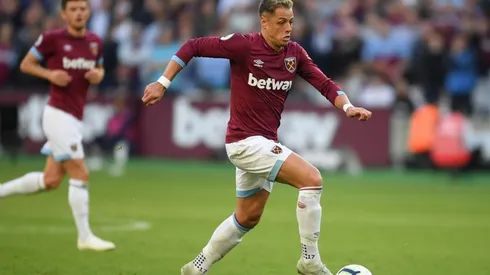 Javier Hernández durante un partido del West Ham. (Foto: Getty Images)