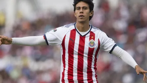 El delantero fue reemplazado por Alejandro Zendejas y César Huerta