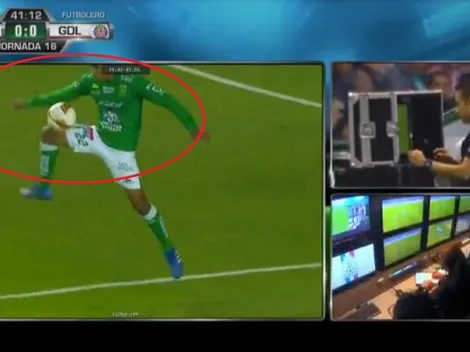 VÍDEO: El penal que no le pitaron a Chivas con todo y VAR