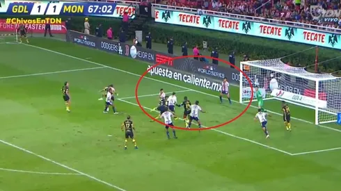 El chileno Vegas cabeceó con total tranquilidad